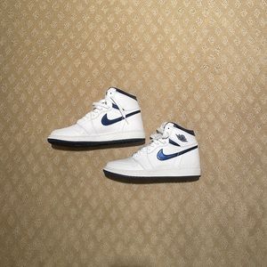 Jordan 1 Metallic Navy
